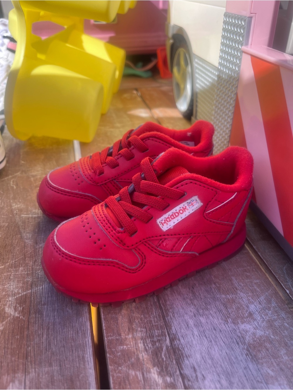 Reebok Kids Red Low-Top Sneakers